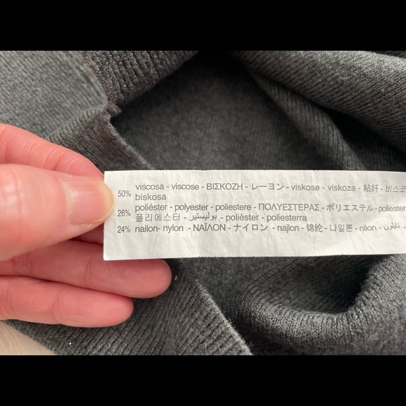 Zara textured comfort sweater, size 6 - Picture 10 of 10